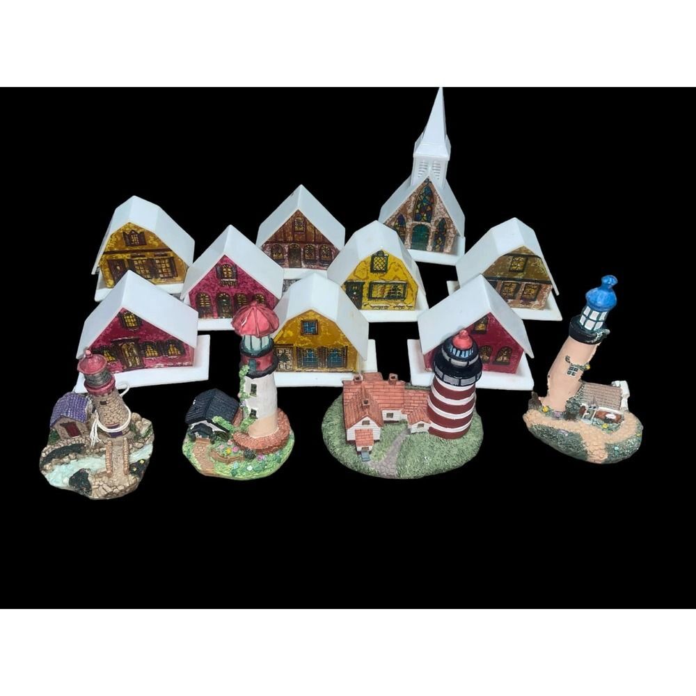 Lot of 13 vintage Christmas plastic houses and ceramic pieces